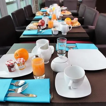 Residhome Berges De La Loire Apart Otel 4*