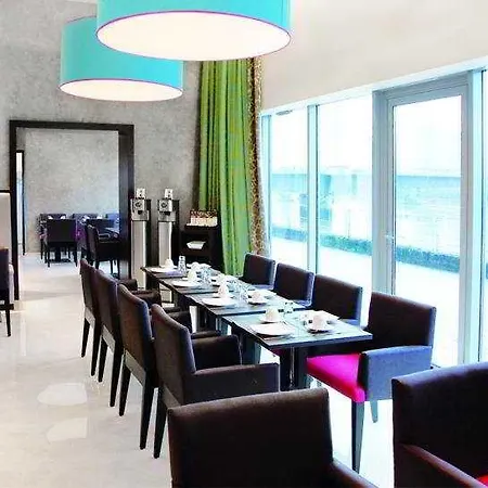 Residhome Berges De La Loire Apart Otel 4*