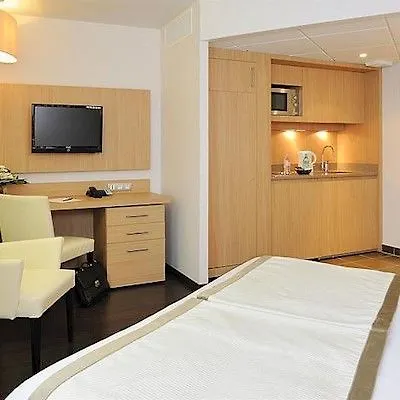 Residhome Berges De La Loire Apart Otel 4*