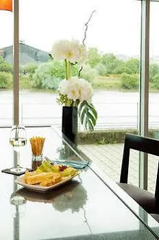 Residhome Berges De La Loire Apart Otel 4*