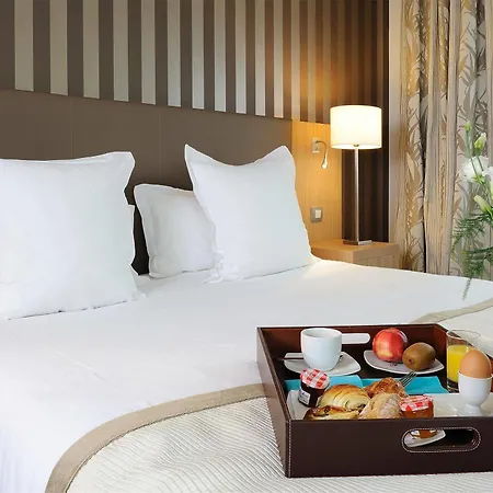 Residhome Berges De La Loire Apart Otel 4*